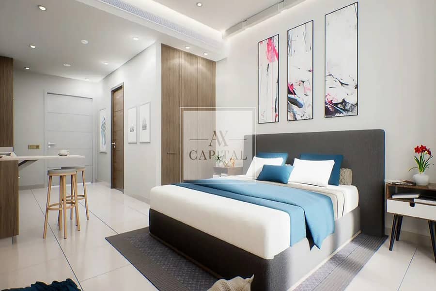 Se7en City Studio | Golf & Skyline Views | ROI