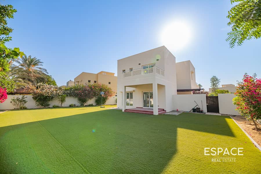 Meadows | Upgraded Kitchen | Large Garden