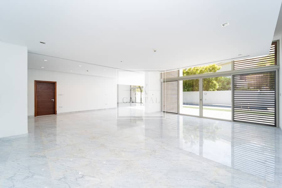 Large Plot | Landsaped Garden | Ready To Move In