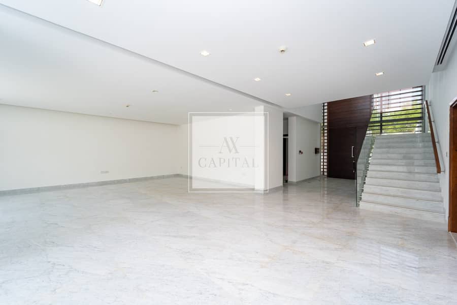 Large Plot | Landsaped Garden | Ready To Move In