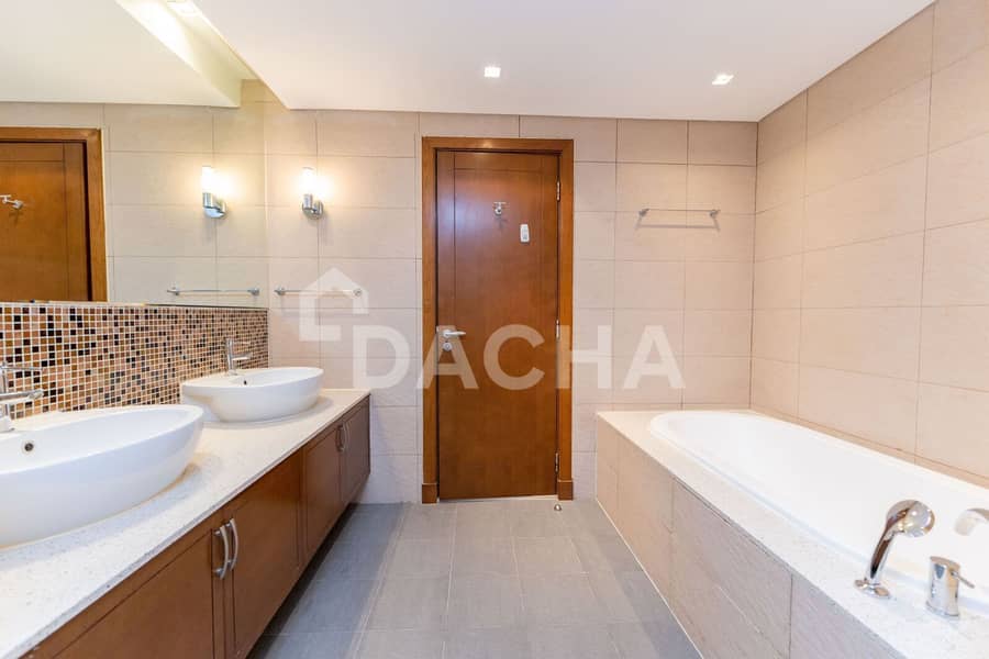 Royal Atlantis view | Bespoke | 2 bed+study+maid - Image 17