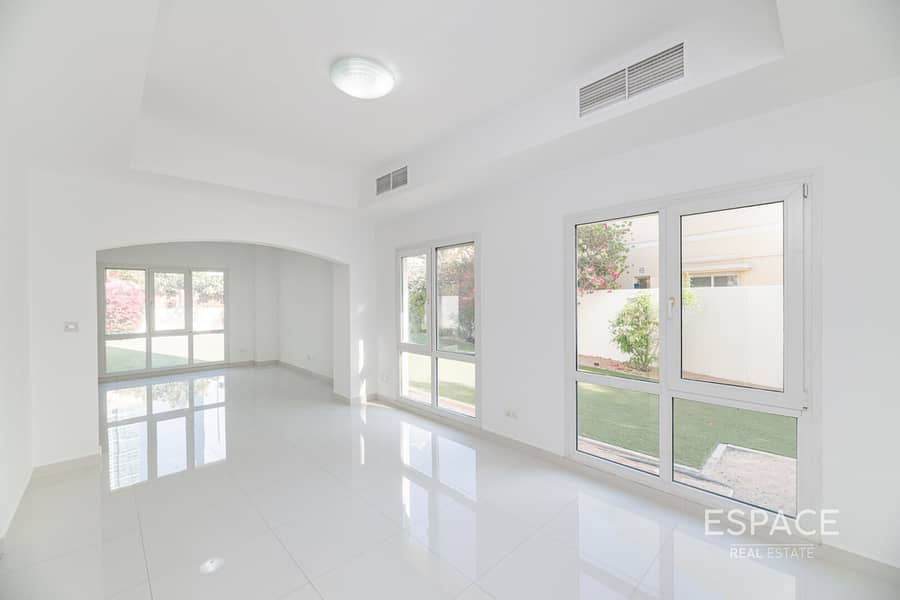 Meadows | Upgraded Kitchen | Large Garden