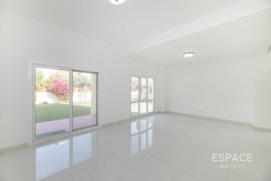 Meadows | Upgraded Kitchen | Large Garden