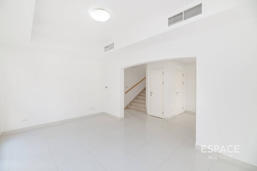 Meadows | Upgraded Kitchen | Large Garden - Image 8