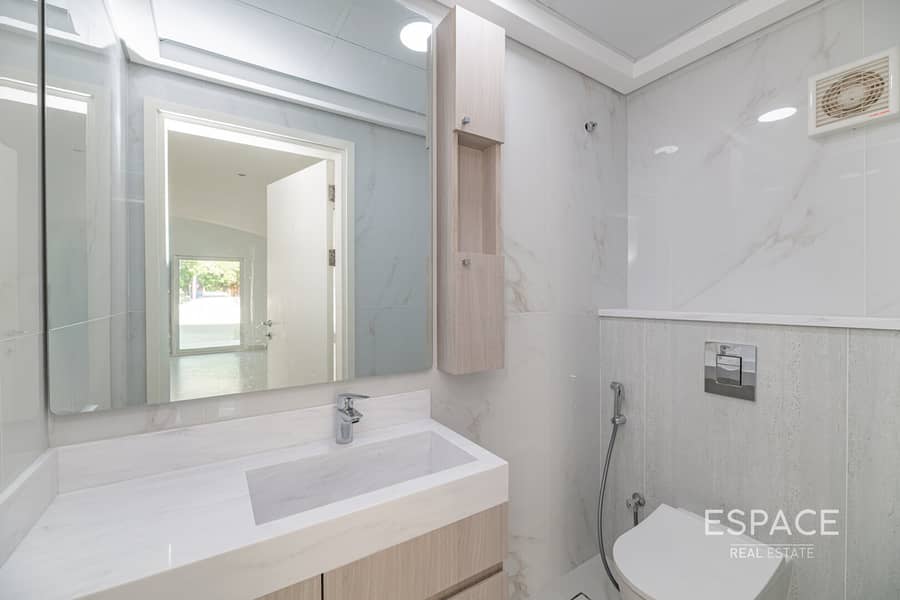 Meadows | Upgraded Kitchen | Large Garden - Image 11