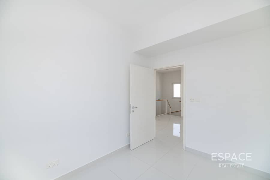 Meadows | Upgraded Kitchen | Large Garden - Image 13