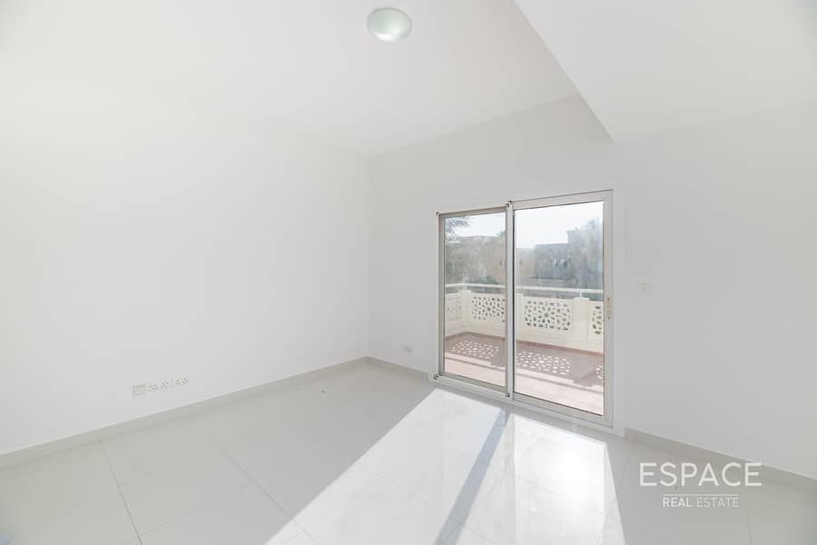 Meadows | Upgraded Kitchen | Large Garden - Image 14