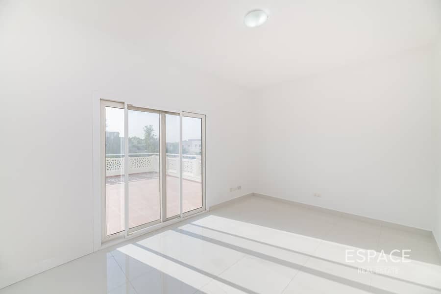 Meadows | Upgraded Kitchen | Large Garden - Image 15