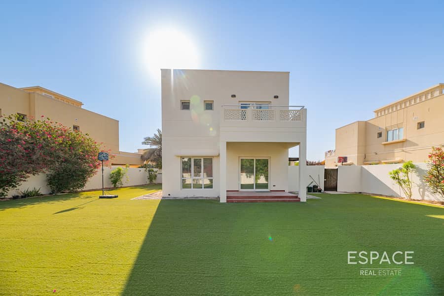 Meadows | Upgraded Kitchen | Large Garden - Image 18