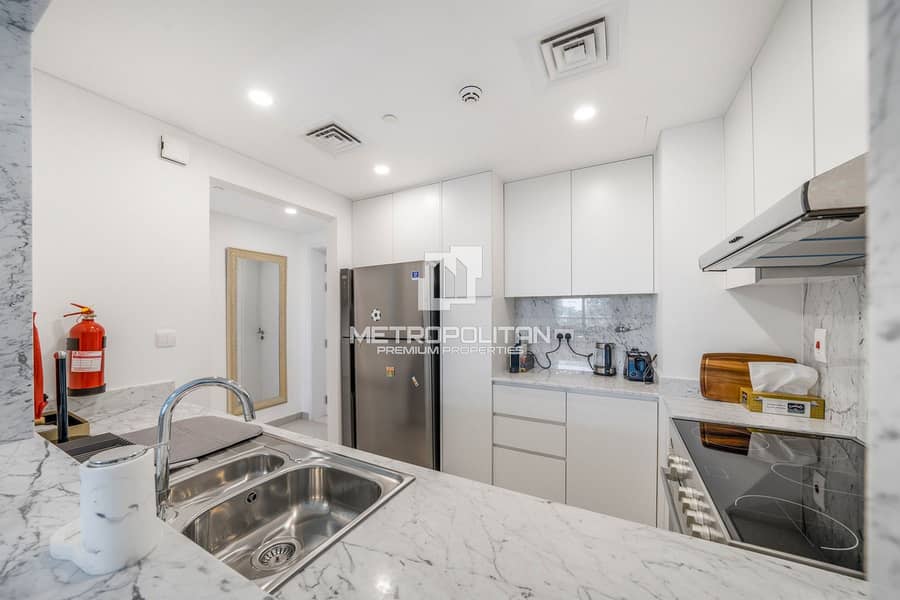 Community View | Luxurious and Spacious Unit - Image 8