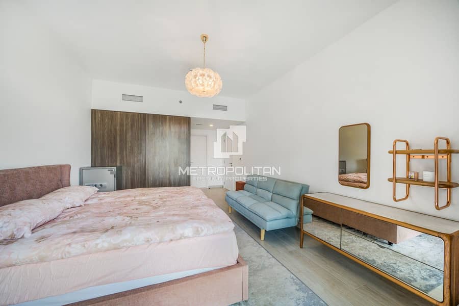 Community View | Luxurious and Spacious Unit - Image 12