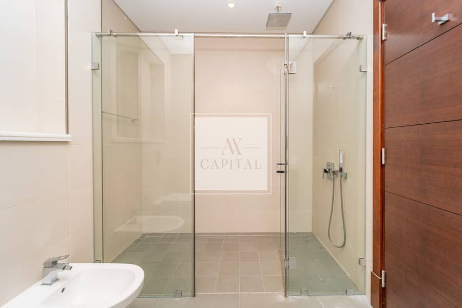 Large Plot | Landsaped Garden | Ready To Move In - Image 14