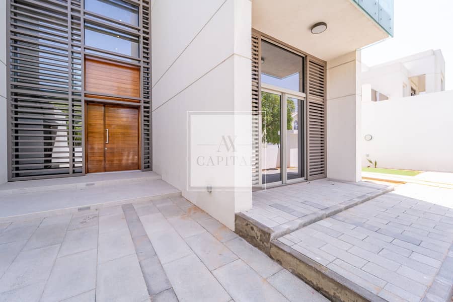 Large Plot | Landsaped Garden | Ready To Move In - Image 16