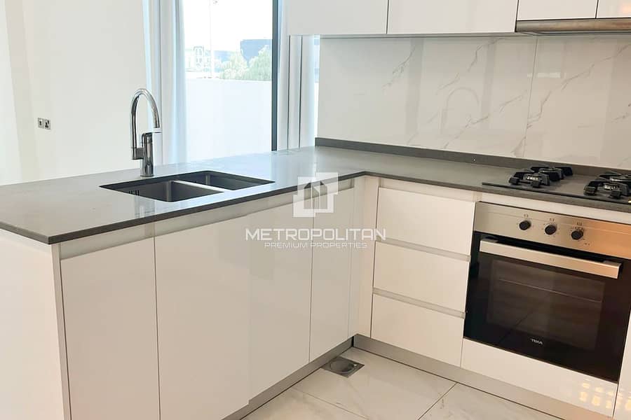 Fully Furnished | With Balcony | Vacant 1 Jan