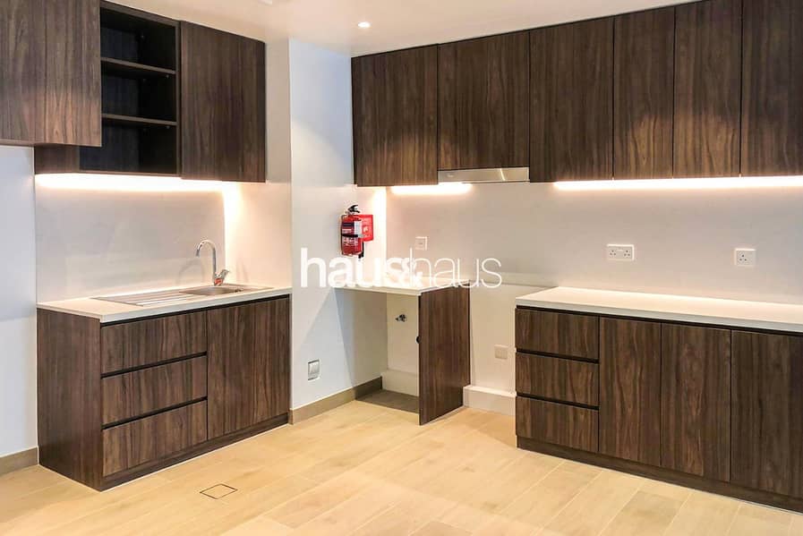 Vacant New | Water View | Sea Front Access