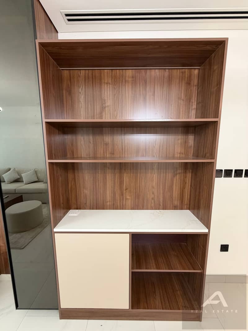 Elegant 3Bhk+MaidsRoom+5Bath|Fully Furnished | Brandnew