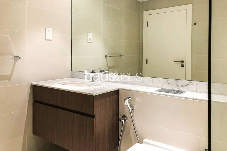 Vacant New | Water View | Sea Front Access - Image 8