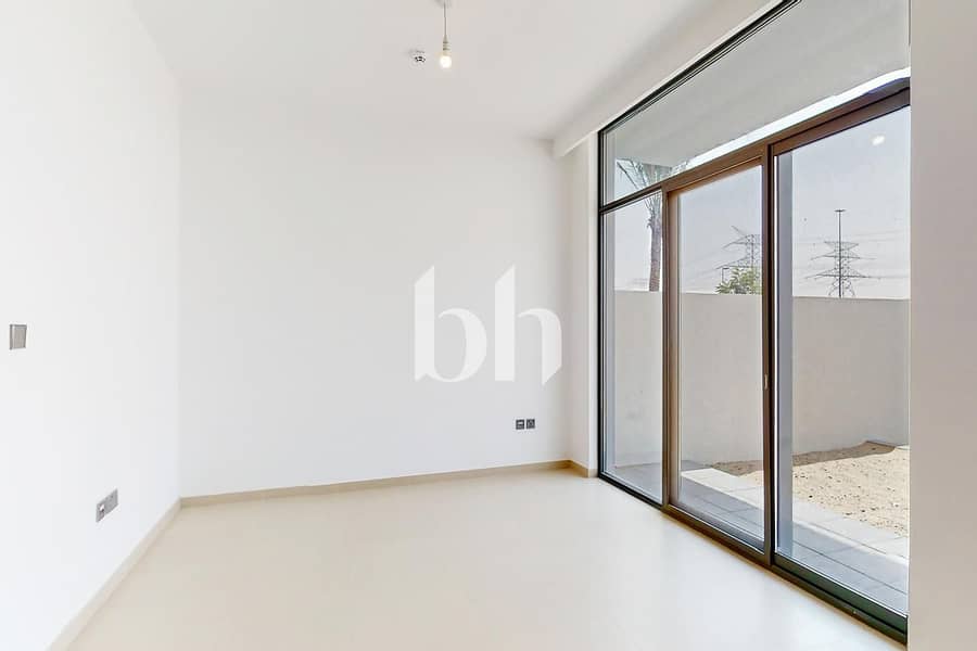 Exclusive | Well Maintained | Vacant - Image 9