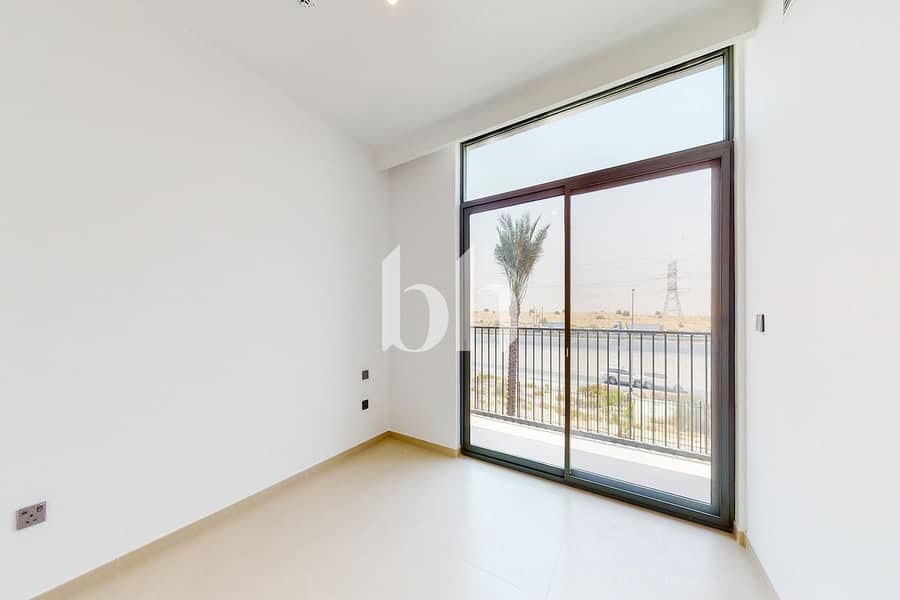 Exclusive | Well Maintained | Vacant - Image 13