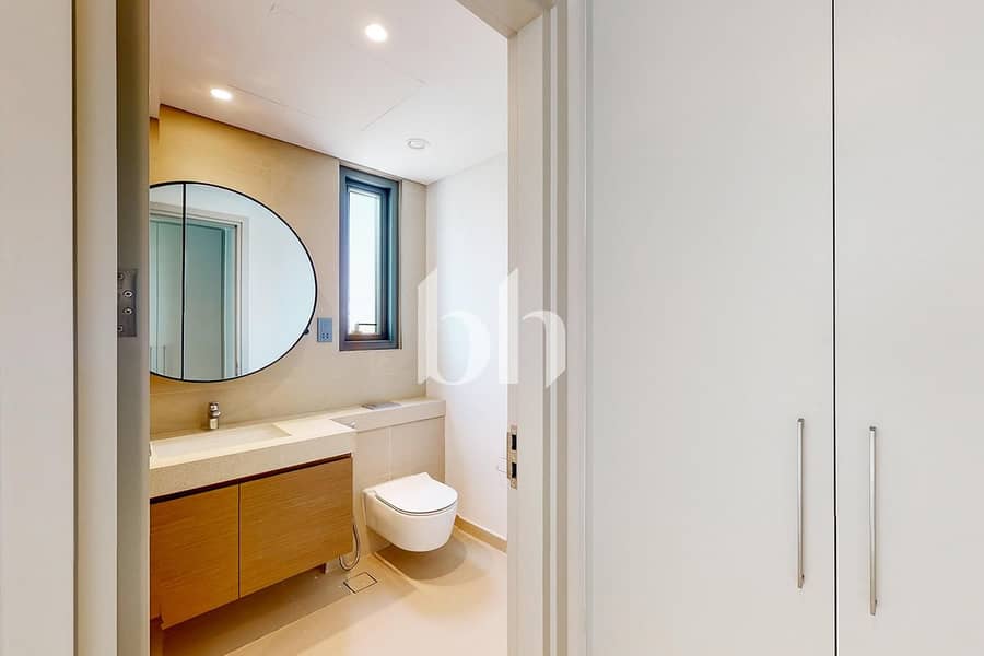 Exclusive | Well Maintained | Vacant - Image 15