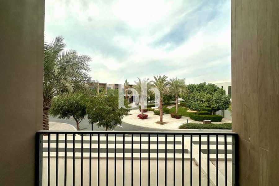 Exclusive | Well Maintained | Vacant - Image 17