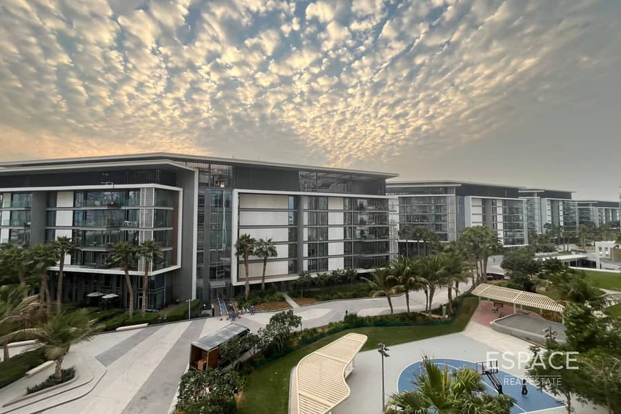 Great ROI | Fully Upgraded | Sea Views