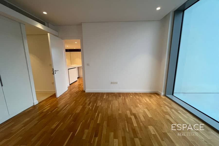 Great ROI | Fully Upgraded | Sea Views - Image 9