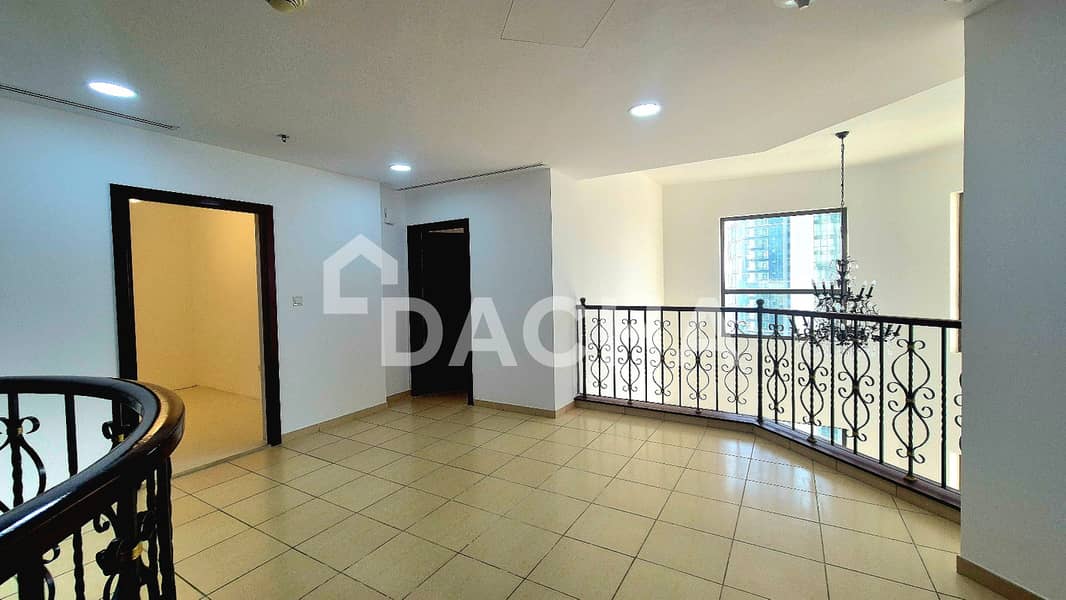 Bright Spacious Duplex | Vacant | Sea View - Image 6