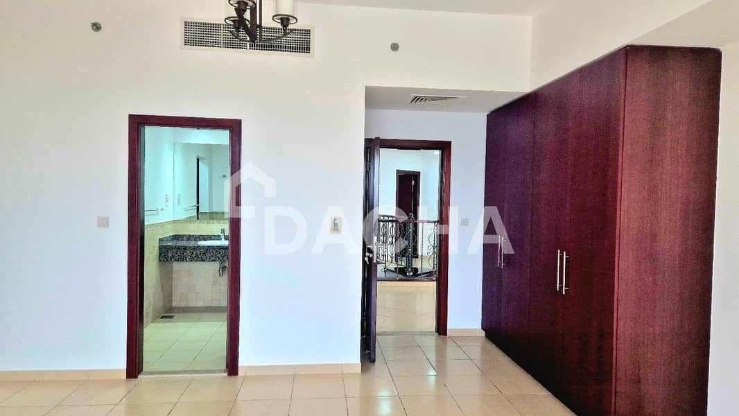 Bright Spacious Duplex | Vacant | Sea View - Image 10