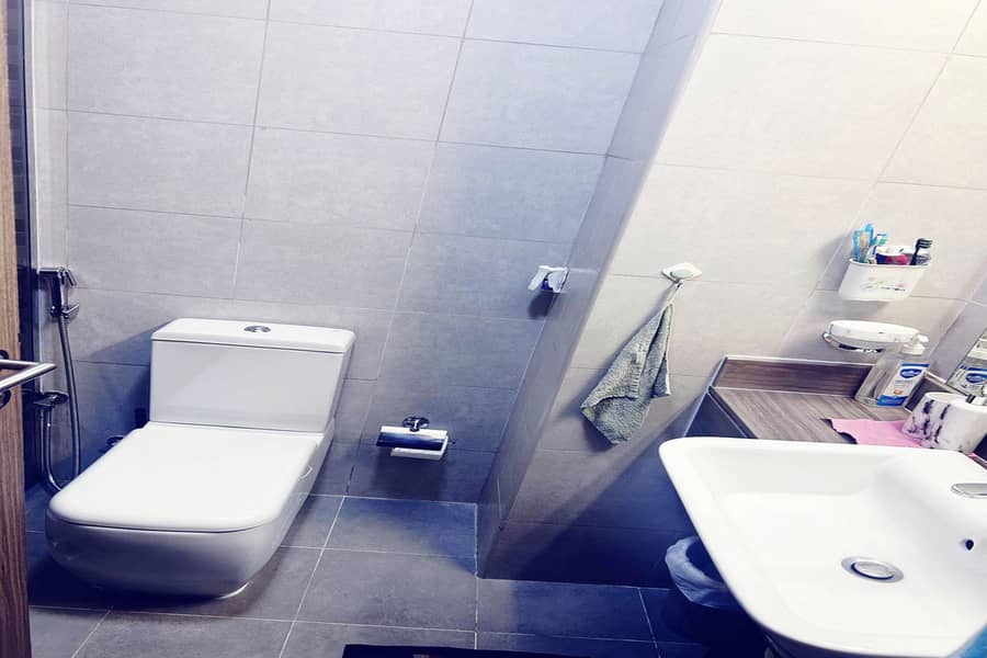 UPGRADED | WELL MAINTAINED | COMMUNITY VIEW - Image 9