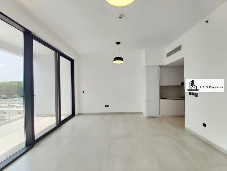 BRIGHT STUDIO | VACANT | BIG BALCONY | KITCHEN APPLIANCES