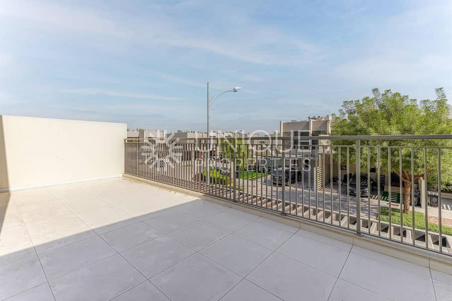 Exclusive Plot | Vacant | Unfurnished