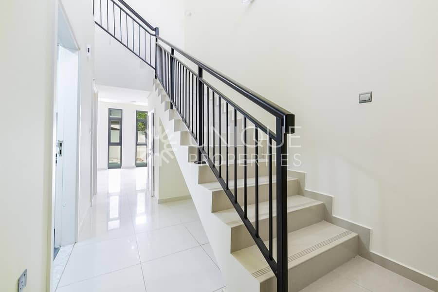 Exclusive Plot | Vacant | Unfurnished - Image 6