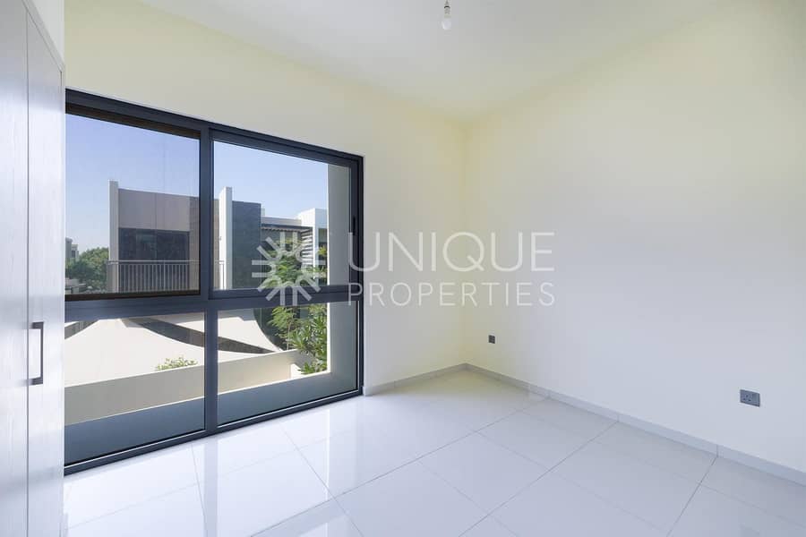 Exclusive Plot | Vacant | Unfurnished - Image 8