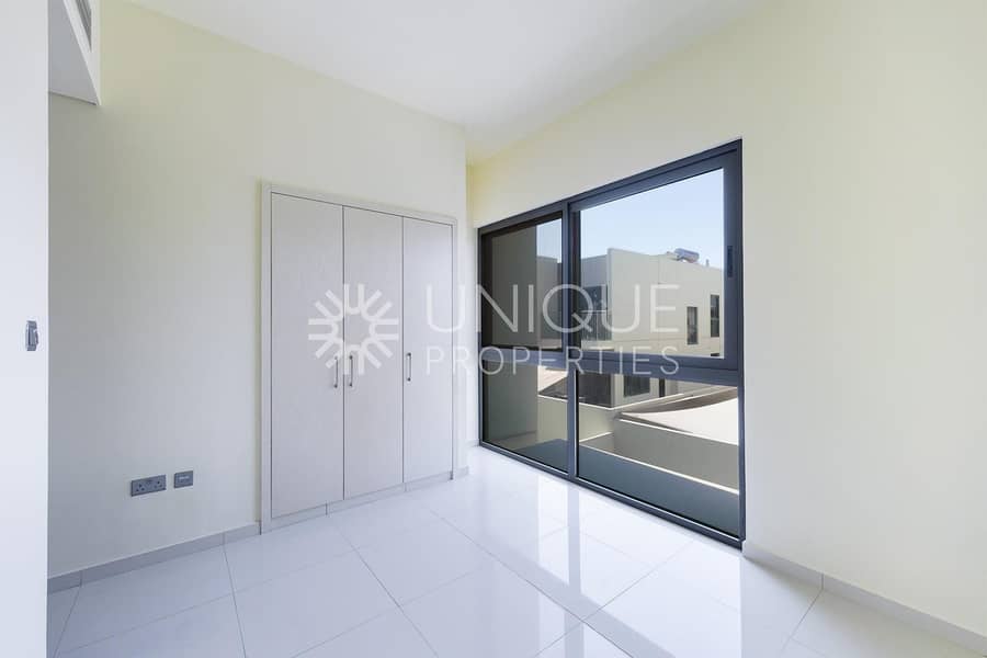 Exclusive Plot | Vacant | Unfurnished - Image 11