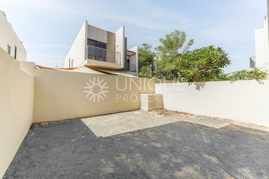 Exclusive Plot | Vacant | Unfurnished - Image 15