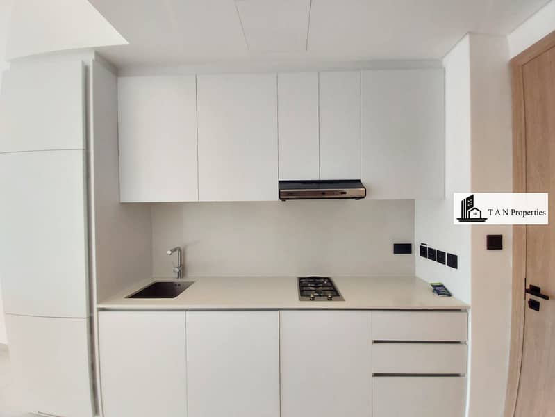 BRIGHT STUDIO | VACANT | BIG BALCONY | KITCHEN APPLIANCES