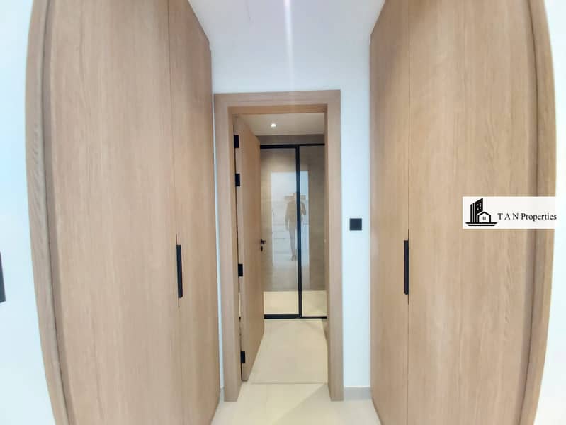 BRIGHT STUDIO | VACANT | BIG BALCONY | KITCHEN APPLIANCES