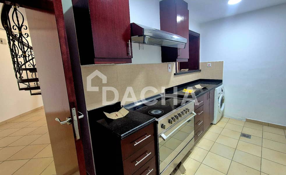 Bright Spacious Duplex | Vacant | Sea View - Image 14