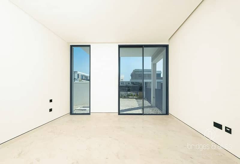 LARGEST 6 BED | POOL AND PARK BACKING | UPGRADED - Image 6