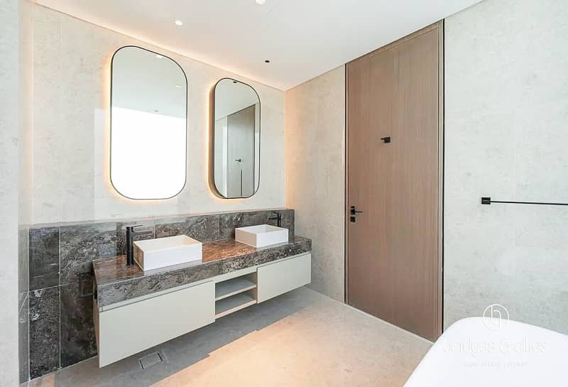 LARGEST 6 BED | POOL AND PARK BACKING | UPGRADED - Image 13