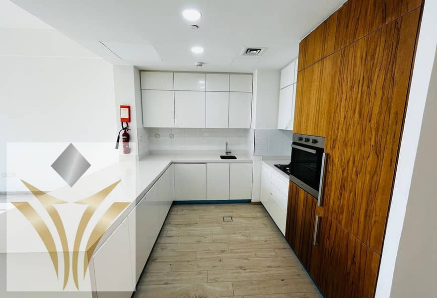 Bright Home with Stunning Community Views Ready - Image 8