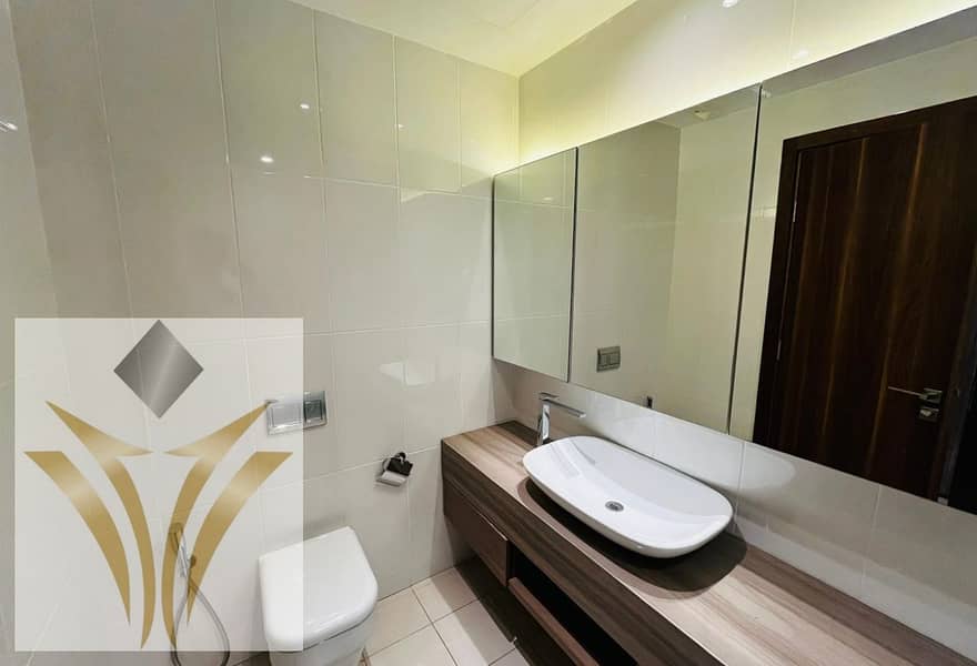 Bright Home with Stunning Community Views Ready - Image 12