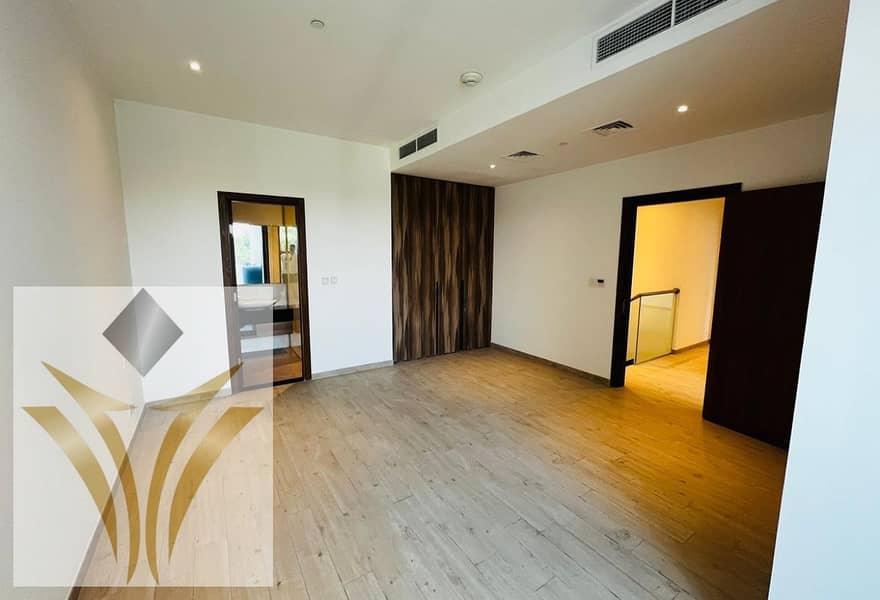 Stylish Duplex | Prime Location | Move-In Ready - Image 37