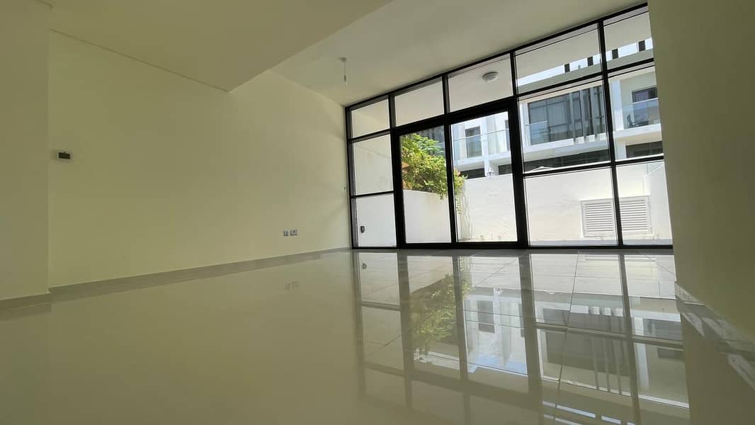 Spacious | Closed Kitchen | Perfect Condition