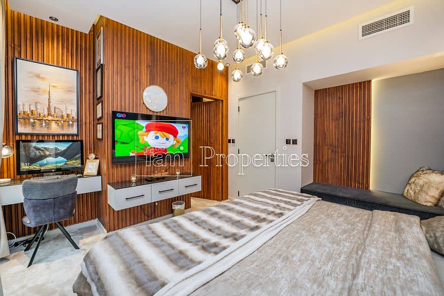 Upgraded | Decorated | Fireplace | The Best Villa - Image 20