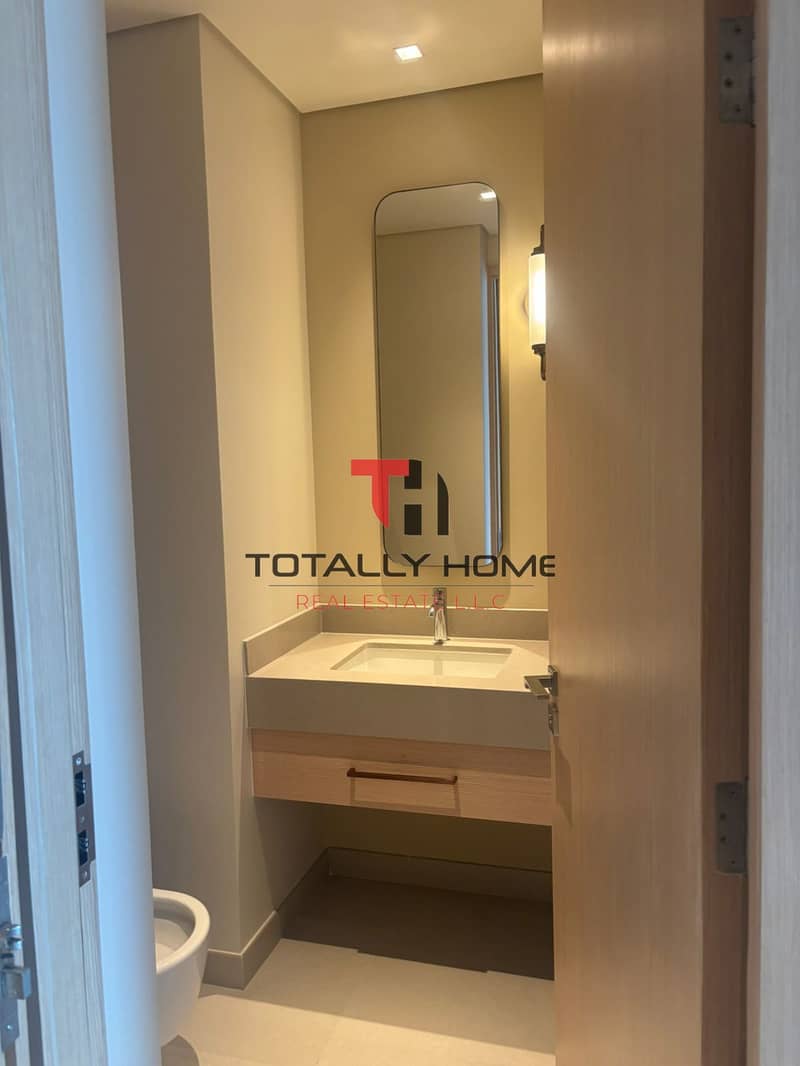 BEST VIEW l MULTIPLE OPTIONS l BURJ AND GOLDEN FRAME VIEW - Image 16