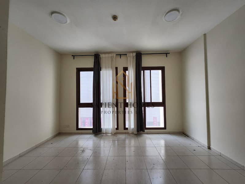 Compact Layout - Chiller Free - Pets Allowed