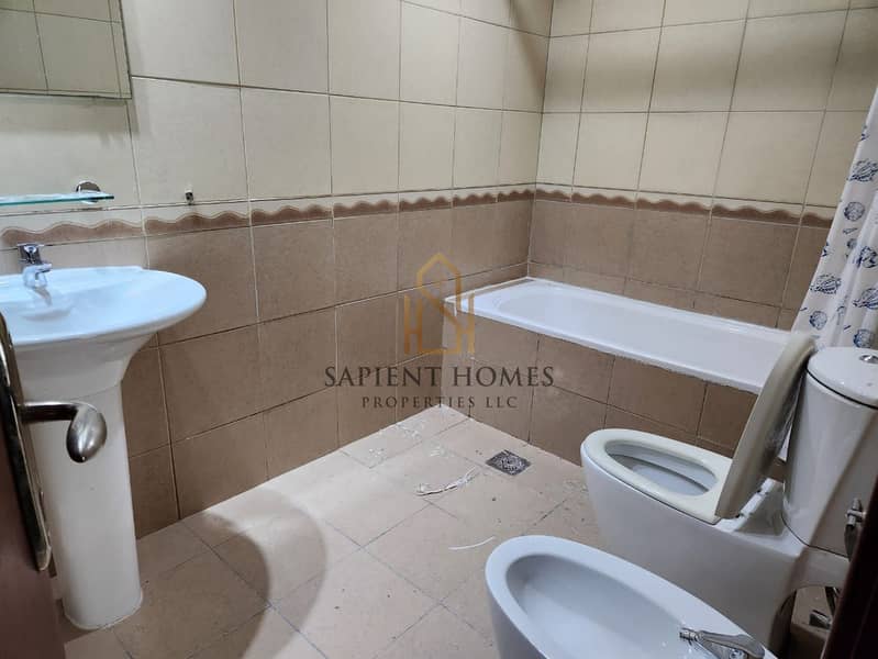 Compact Layout - Chiller Free - Pets Allowed - Image 9