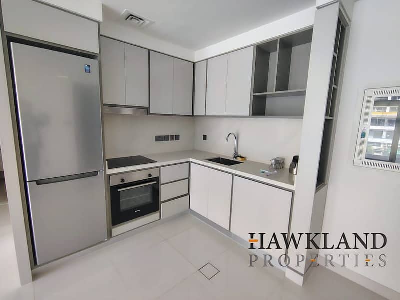 Modern Apartment with Stunning Skyline Views - Image 8